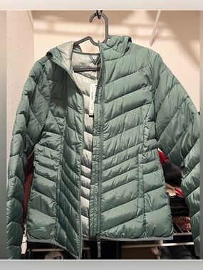 Light Green Packable Down Jacket with Hood